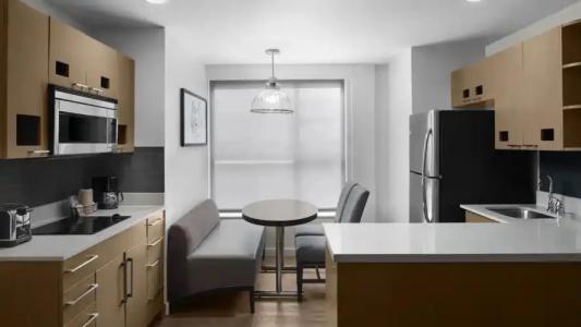 Hyatt House Raleigh North Hills - 36