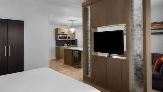 Hyatt House Raleigh North Hills - 44