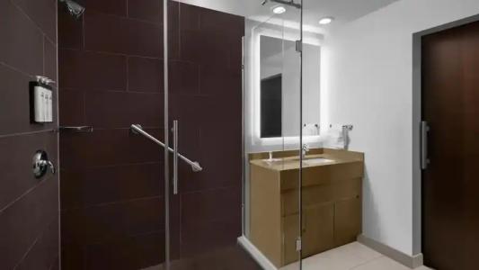 Hyatt House Raleigh North Hills - 37