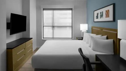 Hyatt House Raleigh North Hills - 35