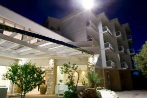Hotel Orsa Maggiore, Castro
