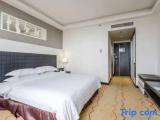 Deluxe room with partial sea view