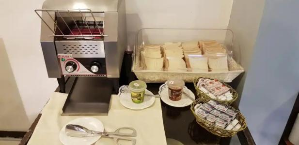 DeHome Boutique - 12