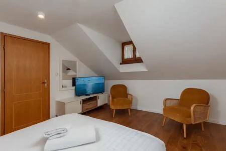 Conte & Restaurant - 107