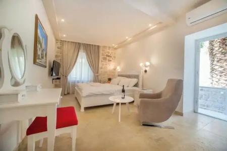 Conte & Restaurant - 78