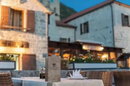 Conte & Restaurant - 29