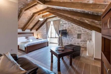 Conte & Restaurant - 61