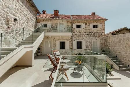 Conte & Restaurant - 65