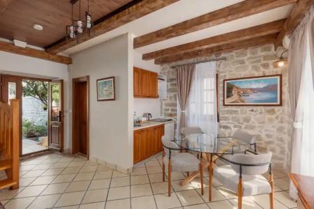 Conte & Restaurant - 110