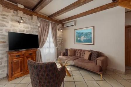 Conte & Restaurant - 108