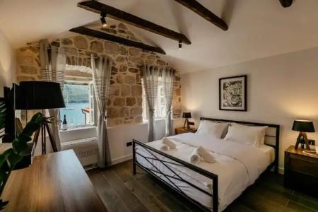 Conte & Restaurant - 42