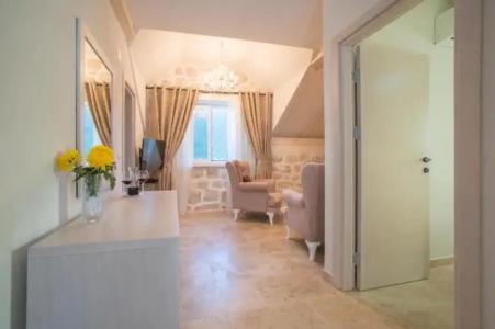 Conte & Restaurant - 63