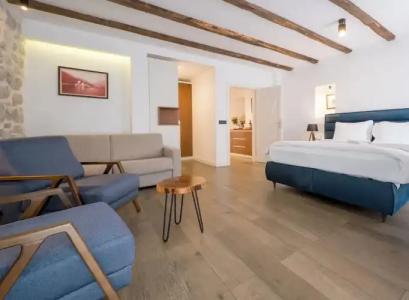 Conte & Restaurant - 4