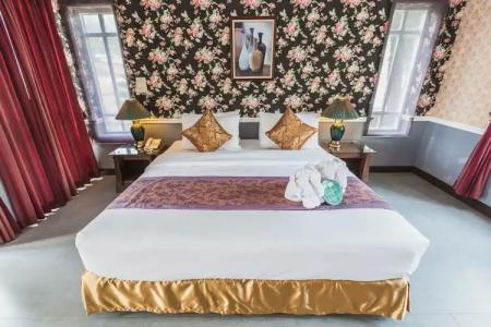 Brookside Valley Resort - 102