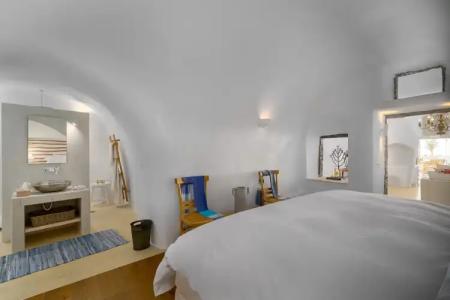 Iconic Santorini, a Boutique Cave - 64