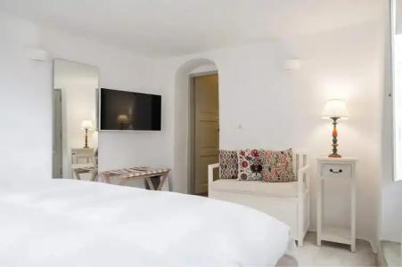 Iconic Santorini, a Boutique Cave - 47