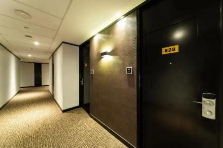 Royal at Queens - 12