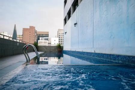 Royal at Queens - 17