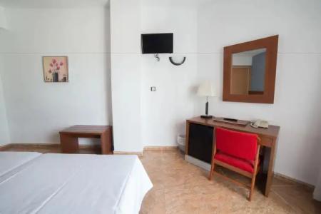 La Familia Gallo Rojo - 1