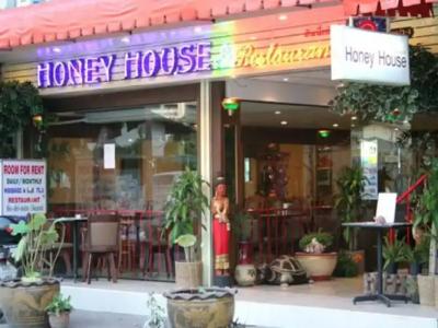 Honey House 2 - 9