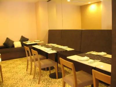Aphrodite Inn Bangkok - 16