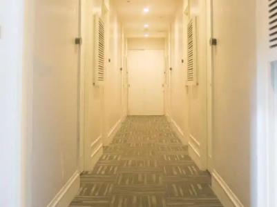 Aphrodite Inn Bangkok - 12