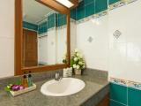 Standard Triple room with garden view