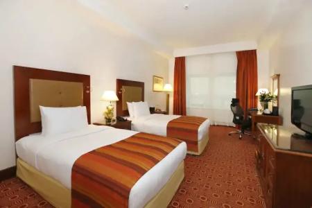 Sunday Holiday International Dubai - 114