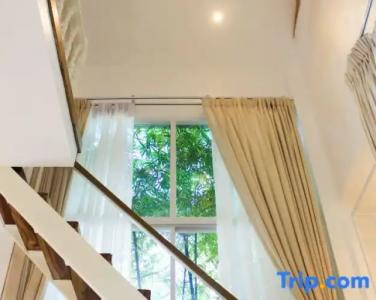Changmoi House (Little Village) - 215