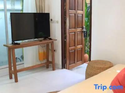 Changmoi House (Little Village) - 206
