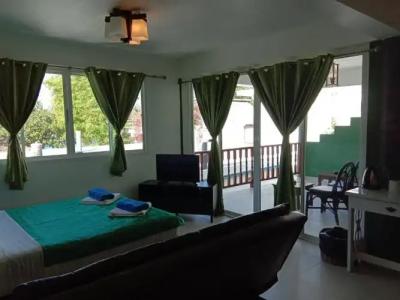 Yao Yai Beach Resort - 26