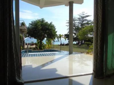 Yao Yai Beach Resort - 9