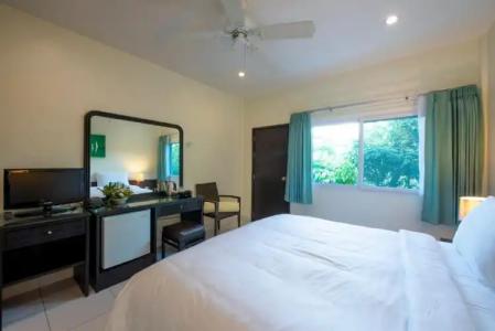 Lokal Phuket "Former K-Hotel" - SHA Extra Plus - 22