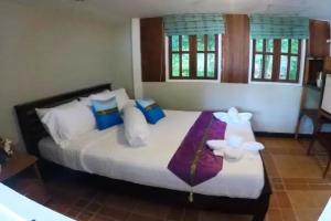 Dolphin Bay Beach Resort, Haad Yao