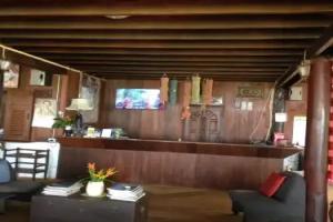 Ruen Thai Rim Haad, Mae Pim