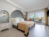 Swim Up Family Club Suite