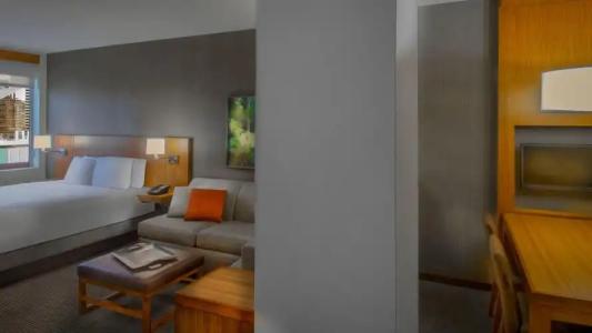 Hyatt Place Charlotte Downtown - 3