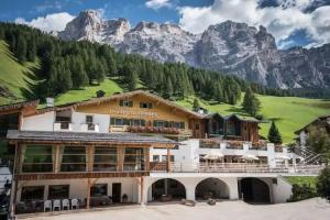 Hotel Stoeres - Active wellbeing, San Cassiano