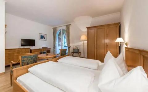 Post - Tradition & Lifestyle Adults Only - 51