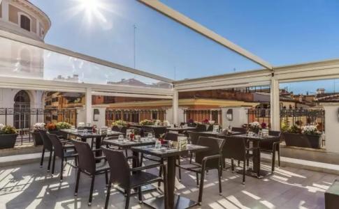 Relais Trevi 95 Boutique - 36