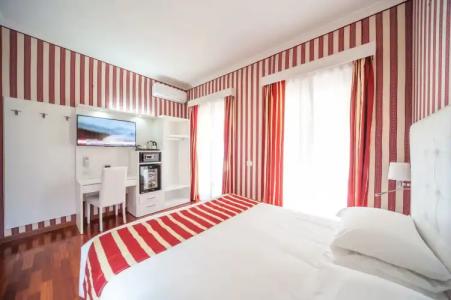 Relais Trevi 95 Boutique - 11