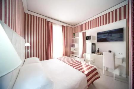 Relais Trevi 95 Boutique - 57