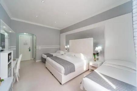 Relais Trevi 95 Boutique - 73