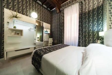 Relais Trevi 95 Boutique - 61