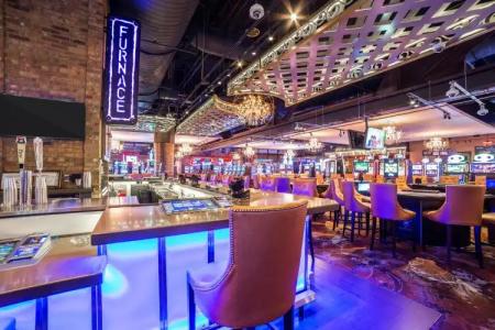 Downtown Grand & Casino - 28