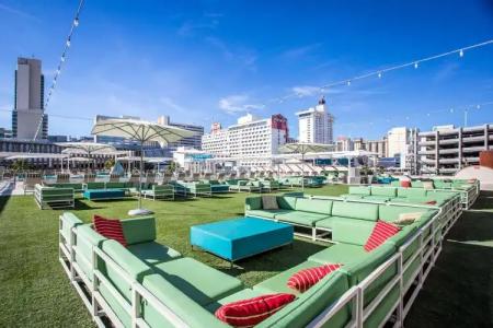 Downtown Grand & Casino - 24