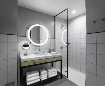 Downtown Grand & Casino - 35