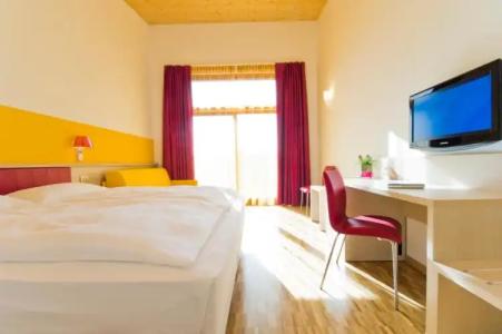 Garda Sporting Club - 1