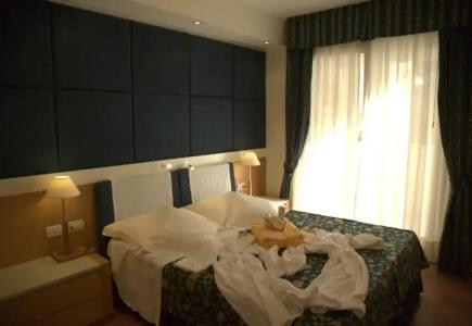 ApartEngland - 68