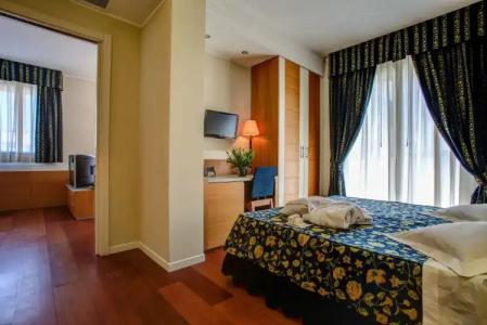 ApartEngland - 1